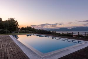 Villa Kalamos Sea View and Pool nearby Athens
