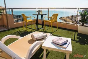 Seafront Studio with Stunning Terrace - Sliema, Malta