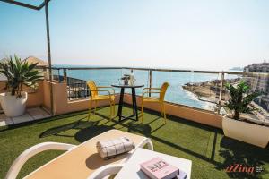 Seafront Studio with Stunning Terrace - Sliema, Malta