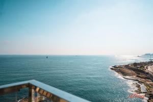 Seafront Studio with Stunning Terrace - Sliema, Malta