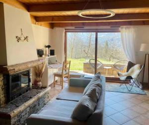 Appartements Cosy en Ecrins, terrasse avec vue *** : photos des chambres