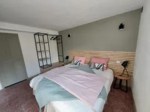 Les Pierres de Cézaire - 锡亚涅河畔圣塞宰尔