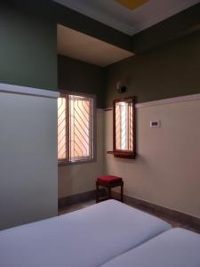 Krishna Lodge