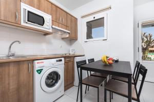 Home2Book Bright Apartment with Pool & Terrace