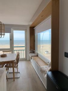 Les pieds dans le sable