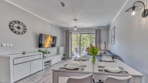 Apartamenty z basenem i saunami STONE HILL RESORT VIP Centrum by Royal Aparts