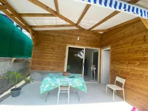 Bungalow charmant à Schoelcher avec jardin clôturé - Fond Bernier