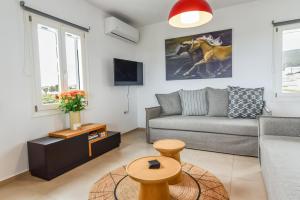 Daphnes Place - Private Villa with Pool in Naxos