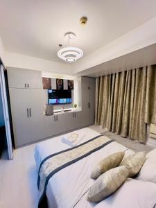 Azure Urban Resort Residences - The Paris Hilton Beach Club