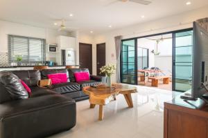 Thai-Themed 3br Boutique Villa by Intira Villas
