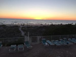 Oceanway 203 - Upscale Oceanfront Condo - 2BR and 2BA