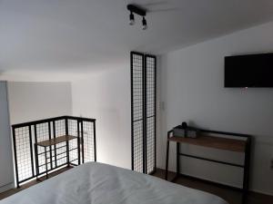 Pagani Blue - Luxury Maisonette B2