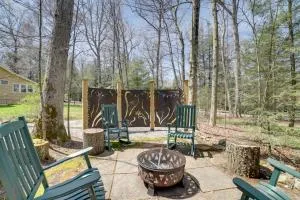 Pool Access Pet-Friendly Pennsylvania Cabin! - Laughlintown