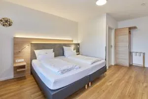 Moselhotel Weinhaus Simon ``Sauna``Restaurant``ELadesäule - 温特里希