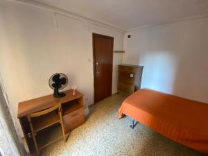 FLAT FAMILY NEAR BEACH GARDEN CENTER AND METRO