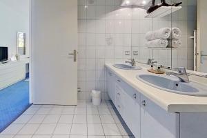 Les Jardins de la Muse, piscine couverte, spa et fitness