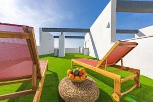 Centric, Terrace & Pool - Fiberglass WIFI