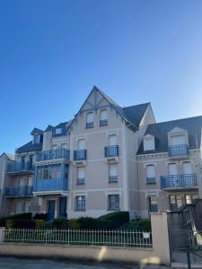 Appartements Proche St-Malo, plages, appart 50m2 avec jardin : Appartement 1 Chambre