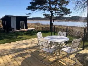 Lycke - By the sea - Harestad