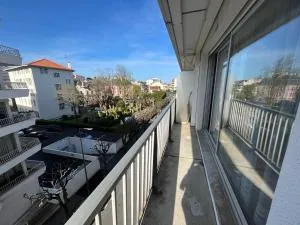 Appartement T4 avec Parking, Balcon et Proche Commerces à Biarritz - FR-1-239-921 - 安格雷