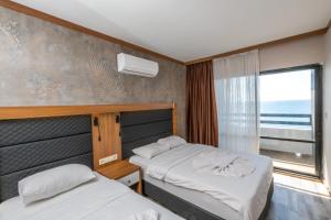 Double Room with Sea View room in Hotel Sunday Beach