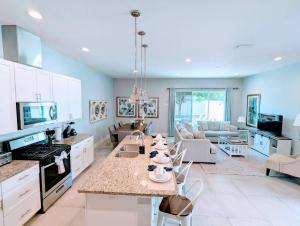 5 Suites DREAM House 5 min to Disney