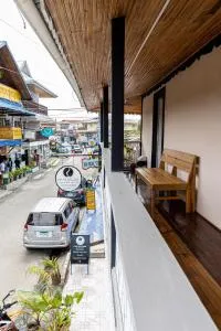 Cat in The Cup B&B - Botabite