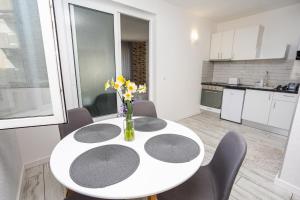 Guest rooms and apartments Desi