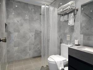 Spacious 5-bedroom, 4-bath townhouse in Legazpi City