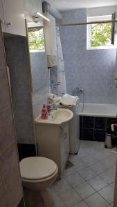 City lights 1 BR, 15 min to the main square