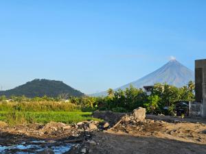 Spacious 5-bedroom, 4-bath townhouse in Legazpi City