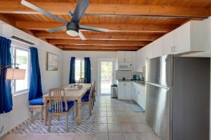 Siren Song - Cozy Marathon Getaway with Garden!