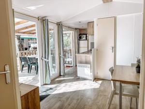 Campings 3 bedroom Chalets Camping Lei Suves - JoyCasa : photos des chambres