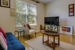 Sunny Apex Vacation Rental with Pool Access!