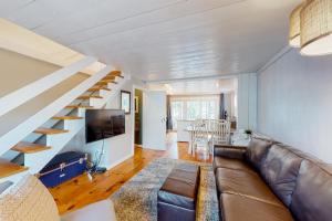 Maushop Village Beach Getaway