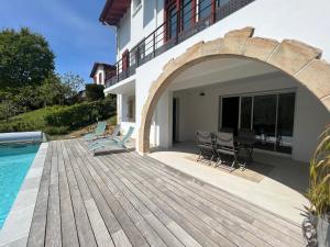Appartements Charmant T3 avec piscine et parking dans maison basque - FR-1-239-927 : Appartement