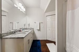 Lucky Find Lucaya Resort by Shine Villas #713 townhouse