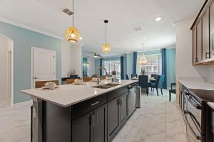 Stars Align Storey Lake by Shine Villas villa