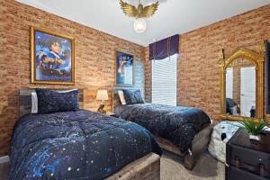 Stars Align Storey Lake by Shine Villas villa