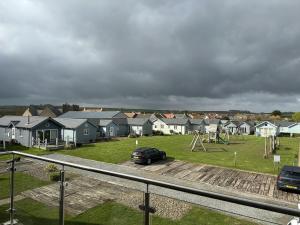 Echo Beach - Sleeps 12 - Part of the The Bay Filey Holiday Village with pool, gym and direct beach access, pub, restaurant, tennis and meadows walks