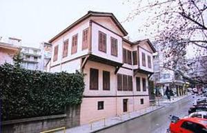 Cosy Flat Helexpo in Old City