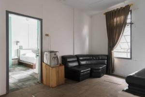 Urbanview Hotel Ananda Syariah by RedDoorz