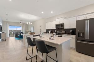 Edgewater Escape at Storey Lake by Shine Villas apts