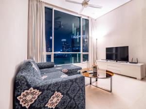 Soho Suites KLCC by Alucards Cat