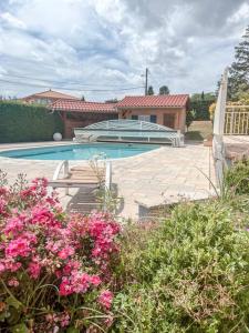 Villas Magnifique maison a Lentilly - Piscine : photos des chambres