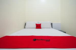 RedDoorz Syariah near RS Tentara Solok