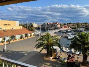 Appartements Belle vue sur port Gruissan et Tour Barberousse : photos des chambres