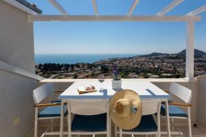 Breathtaking Sea View Apartment Near The Old City