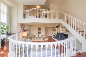 P Sanz 1, 410 by YBH