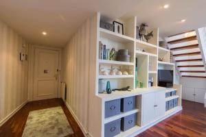 P Sanz 1, 410 by YBH